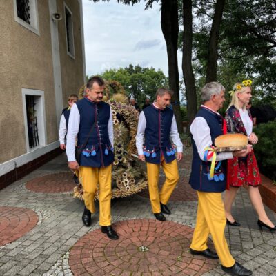 Delegacja z Obiszowa na dożynkach Powiatu Polkowikiego