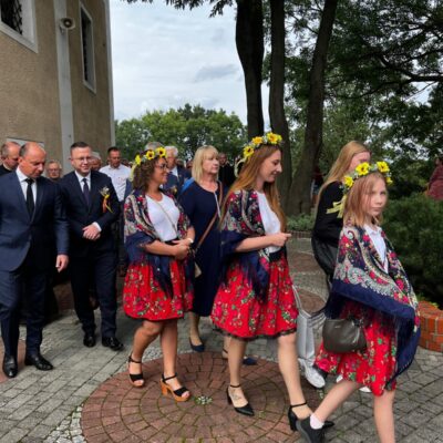 Delegacja z Obiszowa na dożynkach Powiatu Polkowikiego